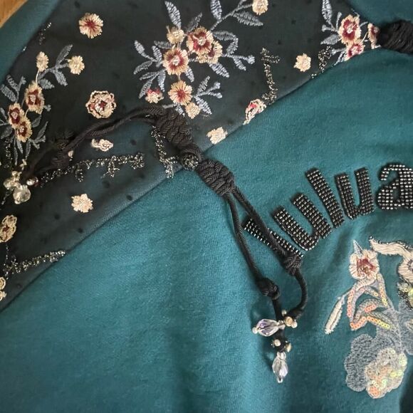 Lulualways Rabbit Floral Decorative Sweatshirt Top sz. Medium #FF - Picture 8 of 9